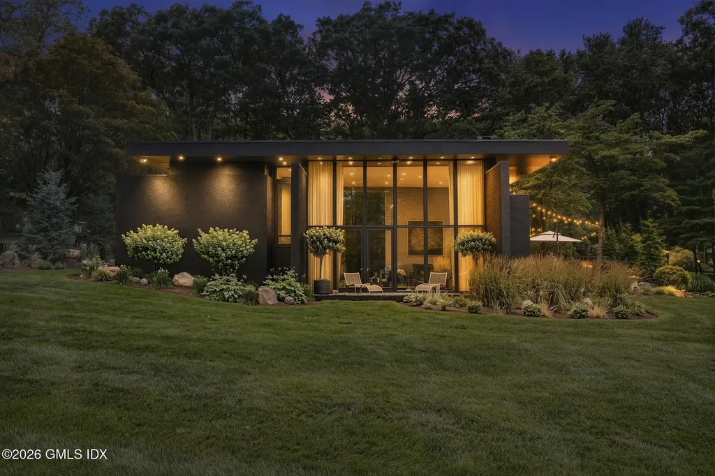 17 Pine Ridge Road Woodbridge CT 06525