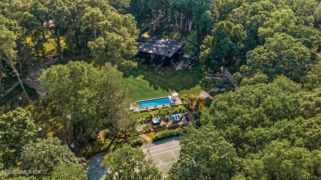 17 Pine Ridge Road Woodbridge CT 06525