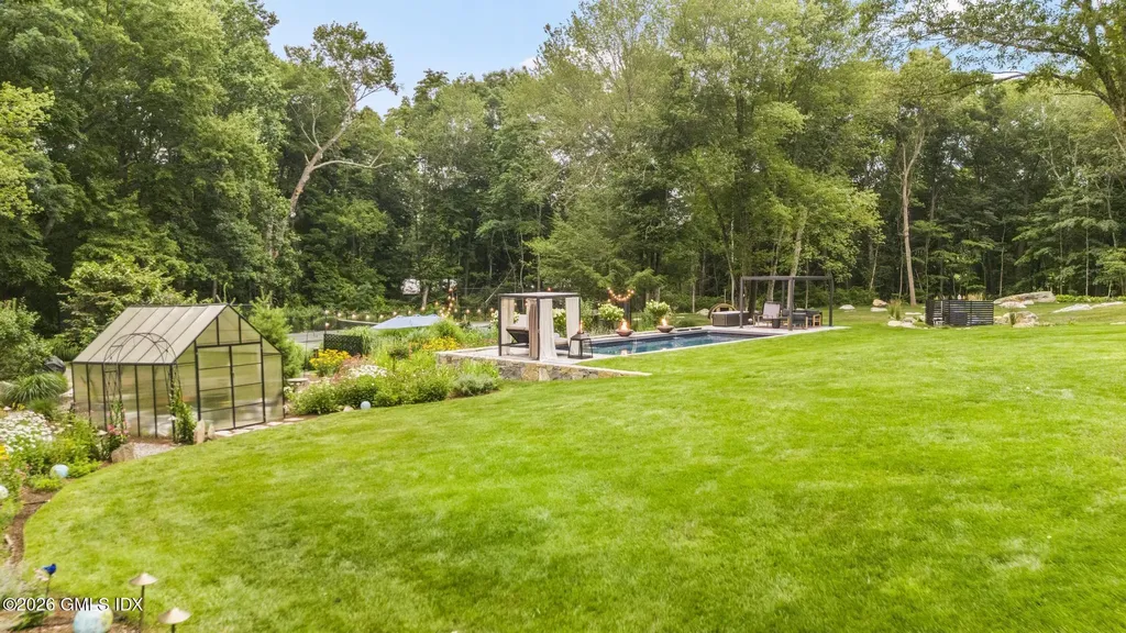 17 Pine Ridge Road Woodbridge CT 06525
