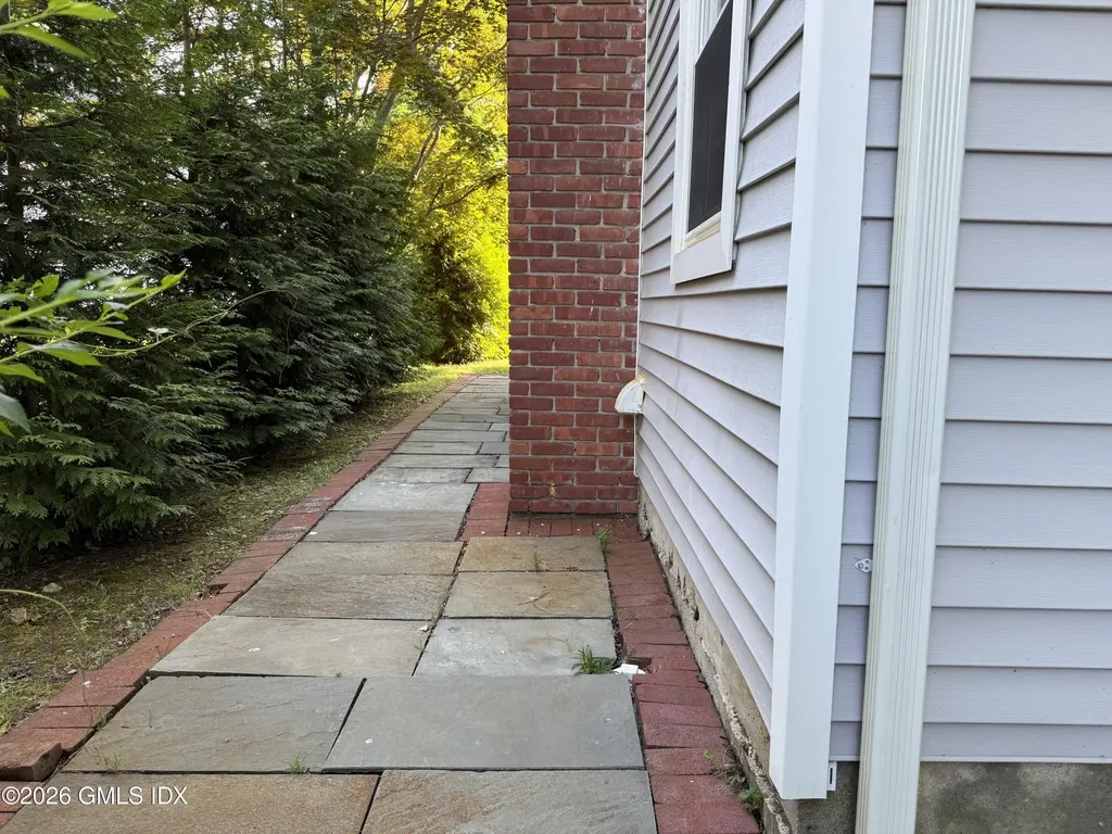 5 Griffith Road Riverside CT 06878