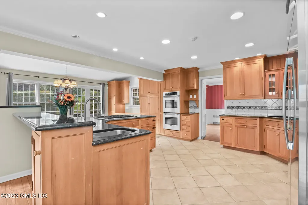 16 Intervale Place Greenwich CT 06830