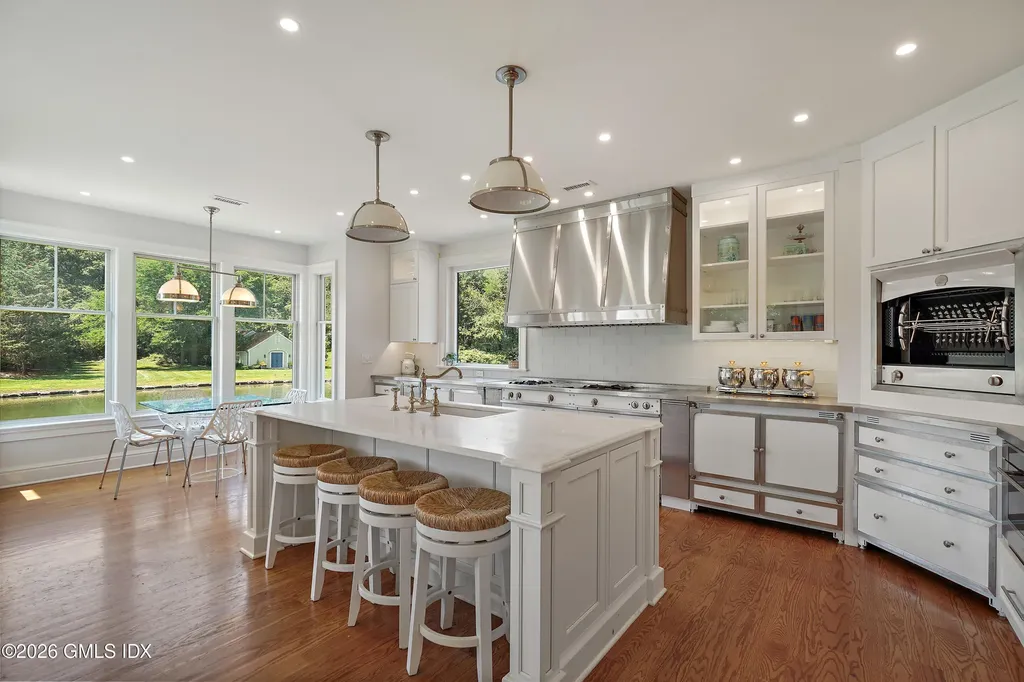 31 Meadow Wood Drive Greenwich CT 06830