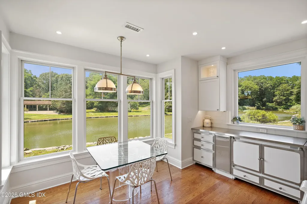 31 Meadow Wood Drive Greenwich CT 06830