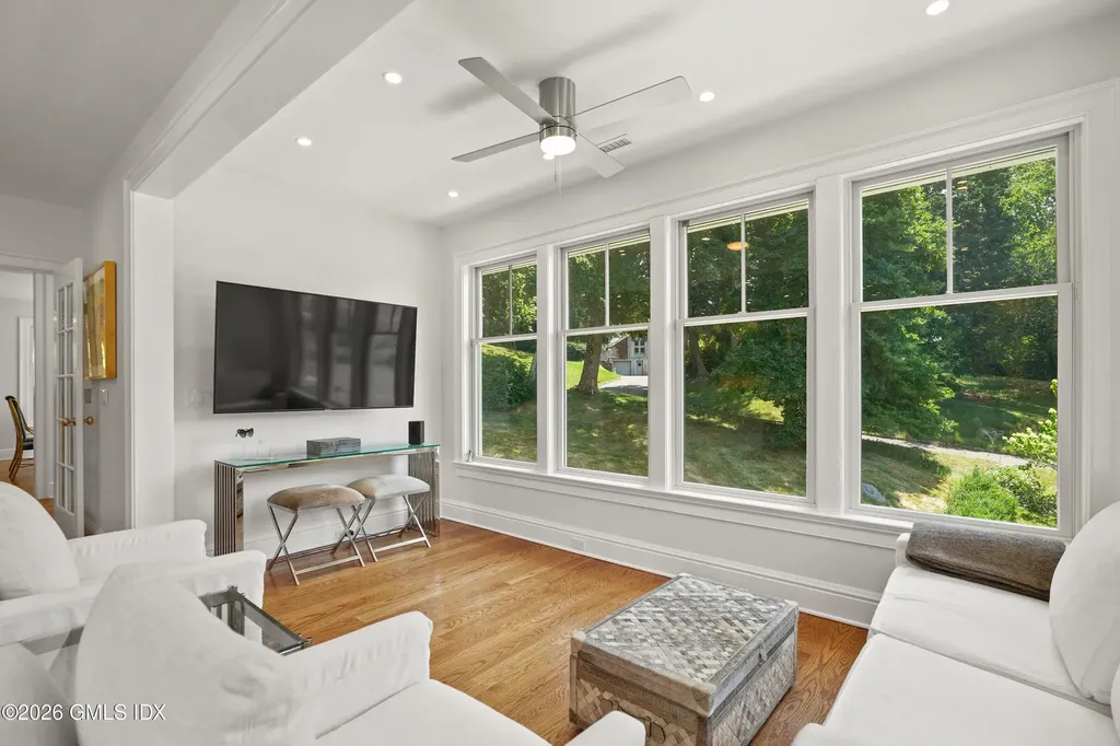 31 Meadow Wood Drive Greenwich CT 06830