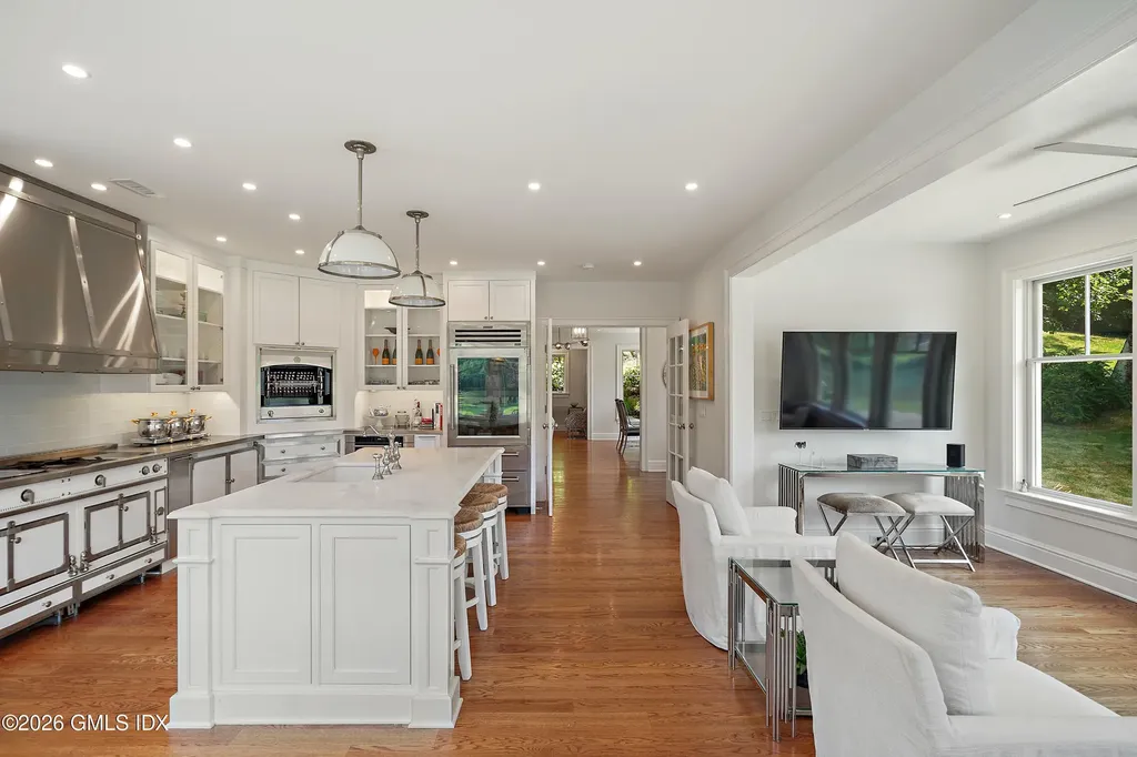 31 Meadow Wood Drive Greenwich CT 06830