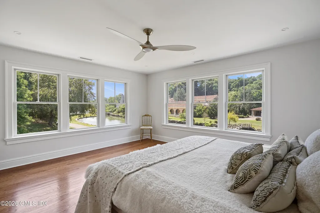 31 Meadow Wood Drive Greenwich CT 06830