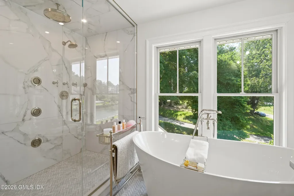 31 Meadow Wood Drive Greenwich CT 06830