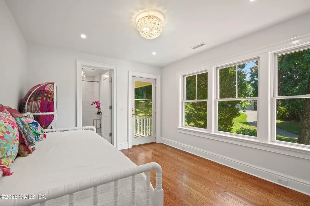 31 Meadow Wood Drive Greenwich CT 06830