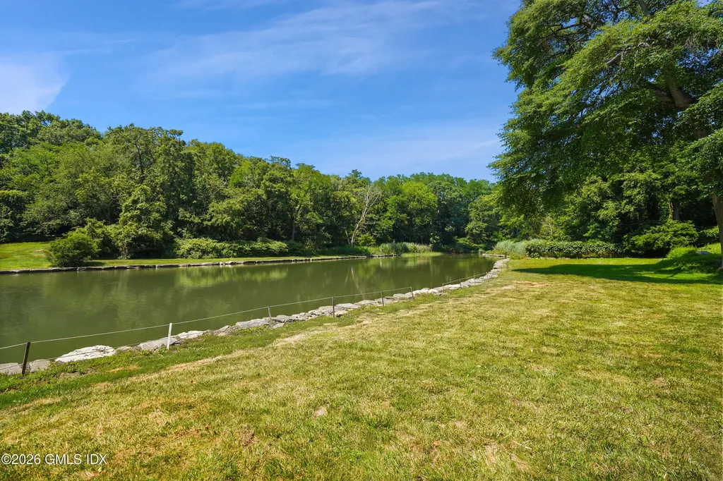 31 Meadow Wood Drive Greenwich CT 06830
