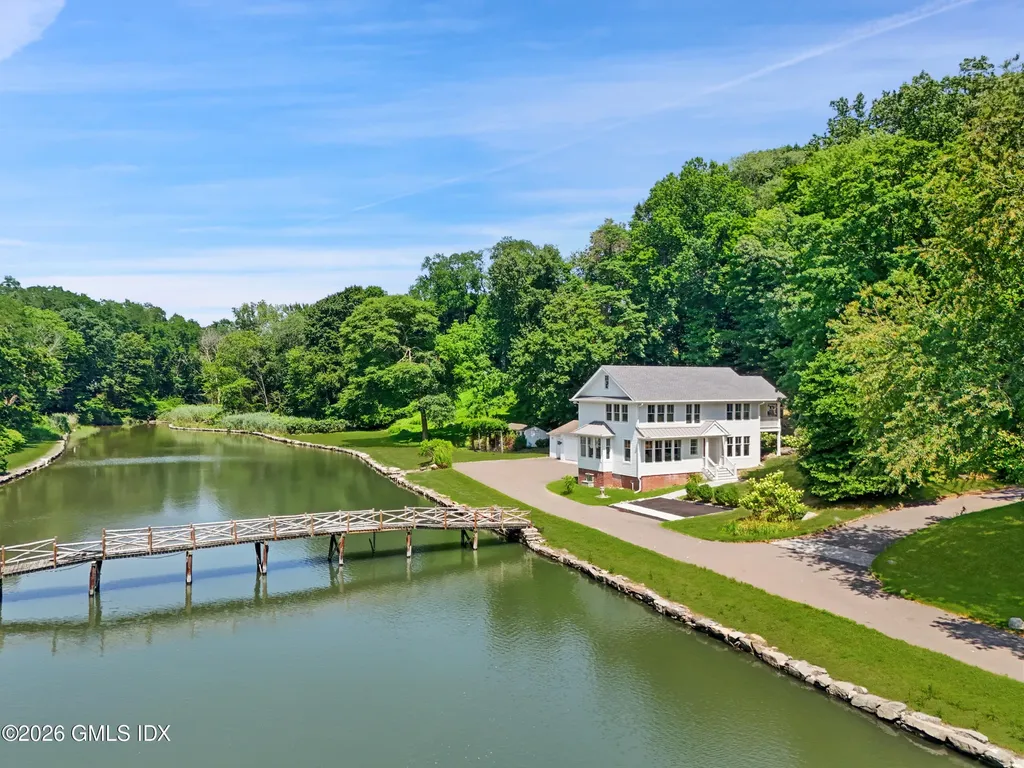 31 Meadow Wood Drive Greenwich CT 06830
