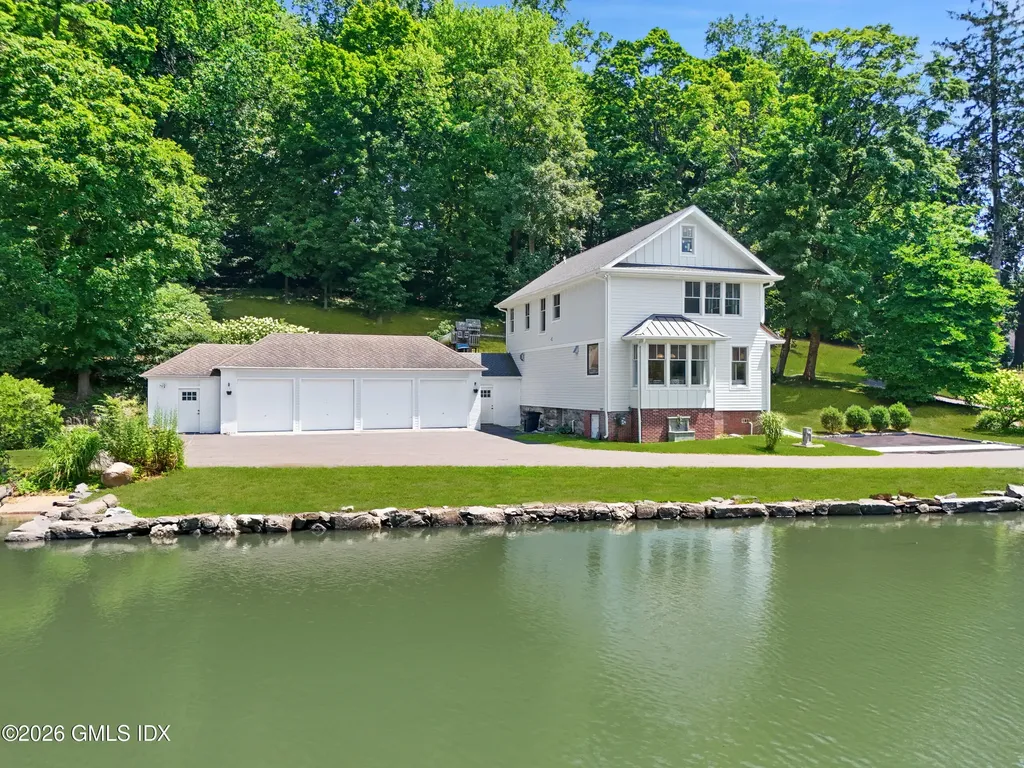 31 Meadow Wood Drive Greenwich CT 06830