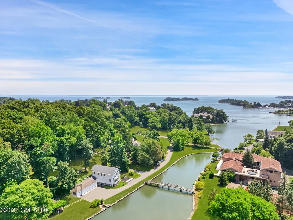 31 Meadow Wood Drive Greenwich CT 06830