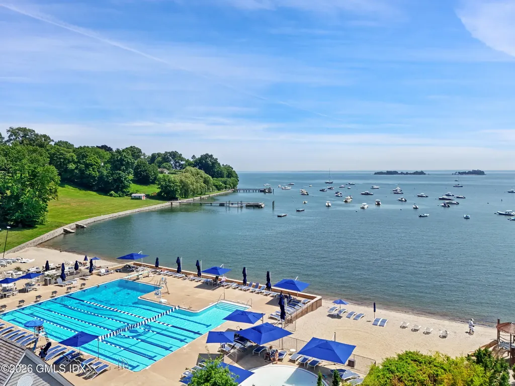31 Meadow Wood Drive Greenwich CT 06830