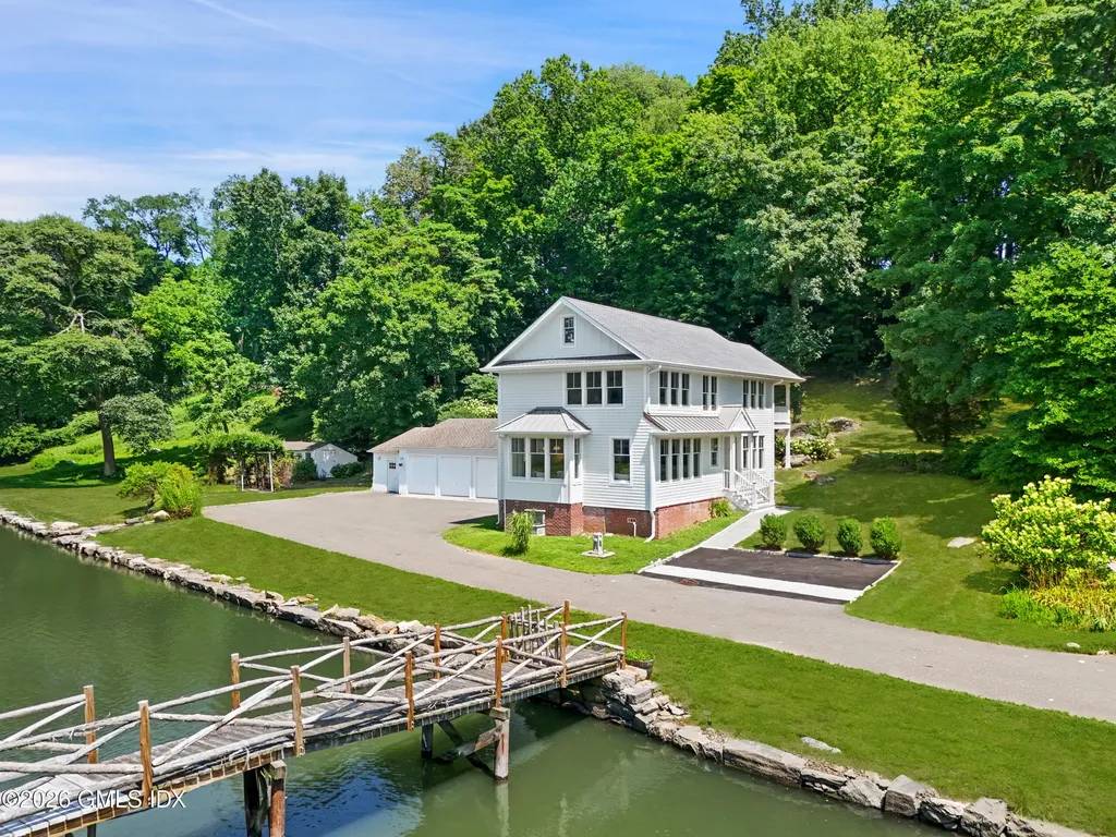 31 Meadow Wood Drive Greenwich CT 06830