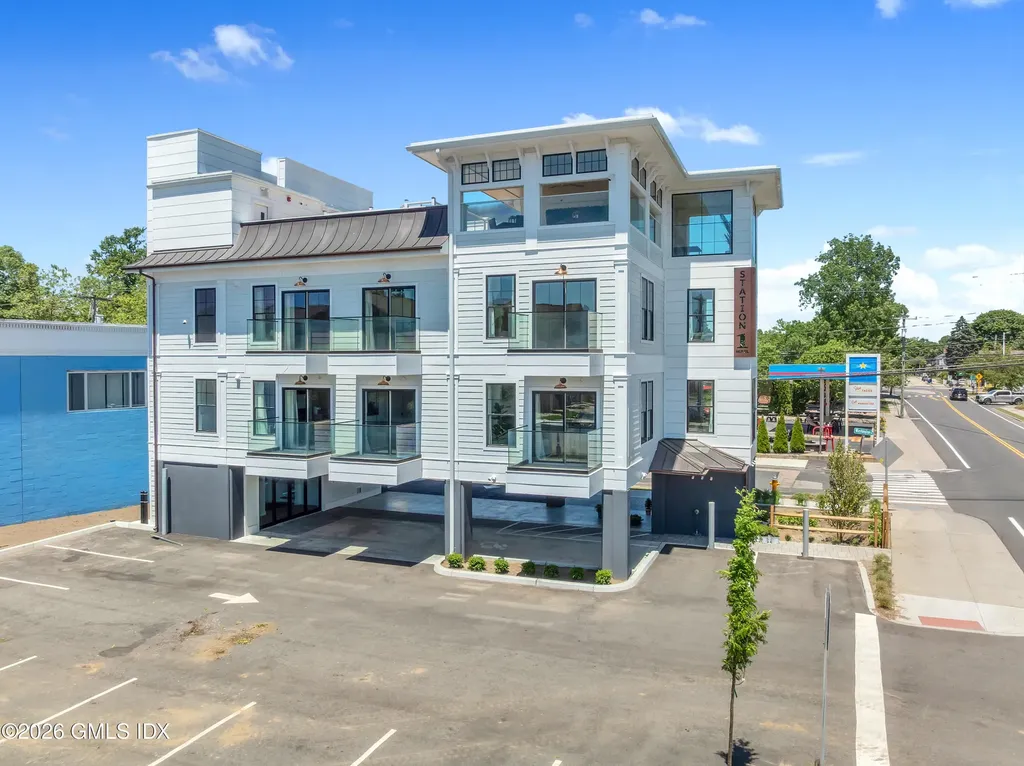 32 Broadway Avenue Stonington CT 06378