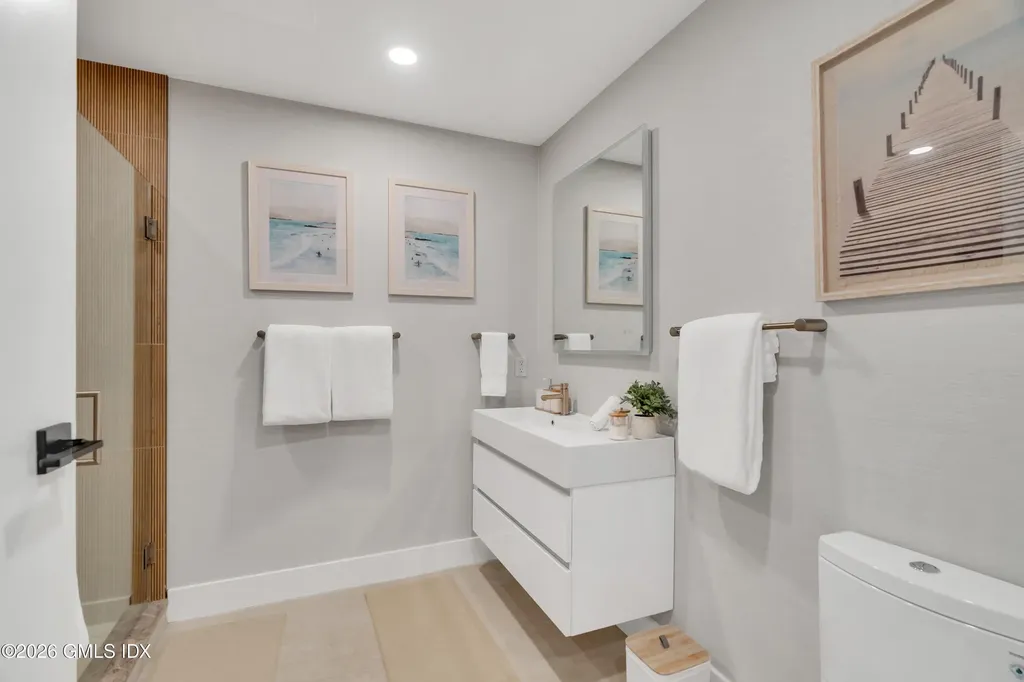 32 Broadway Avenue Stonington CT 06378