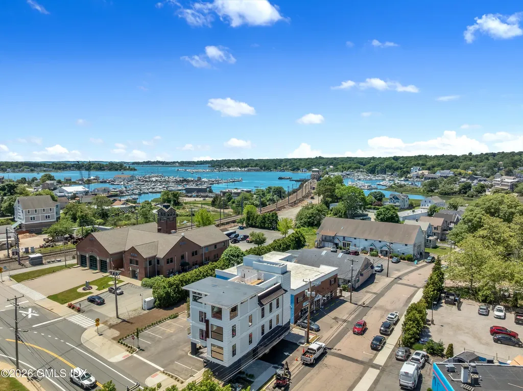 32 Broadway Avenue Stonington CT 06378