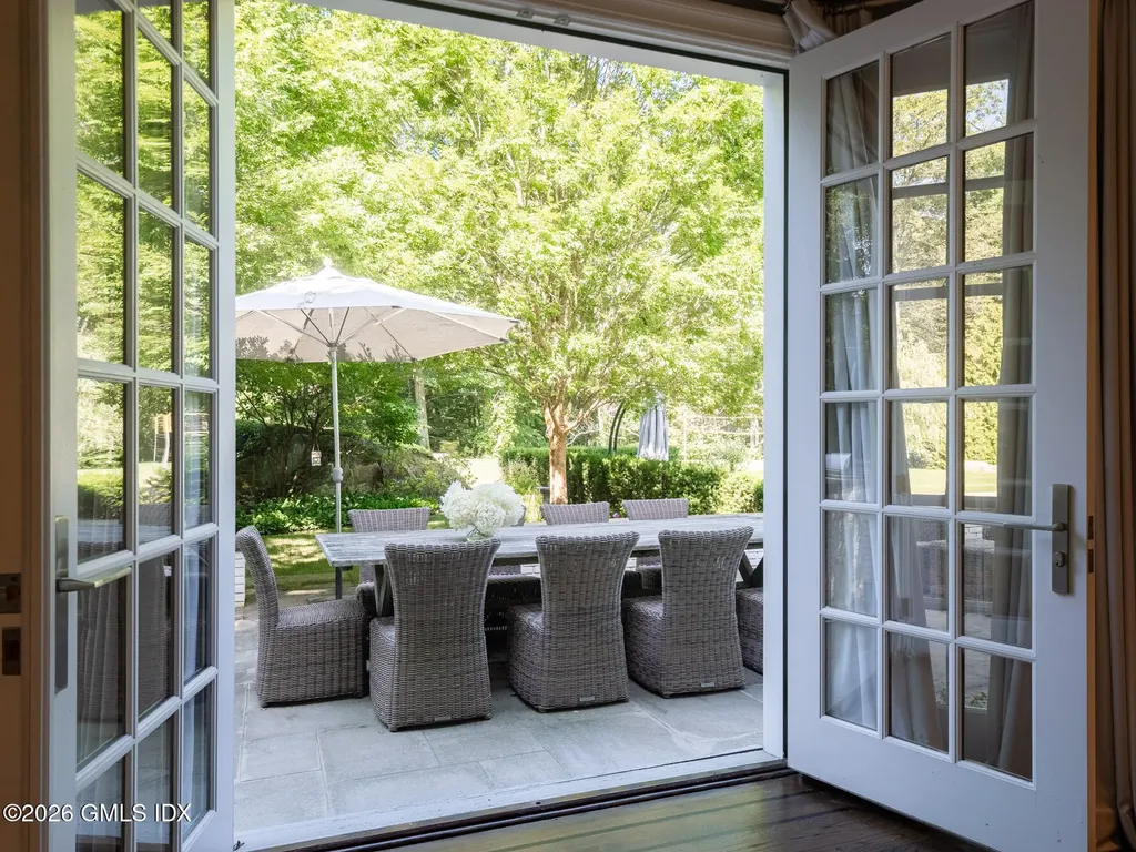 23 Wyckham Hill Lane Greenwich CT 06831