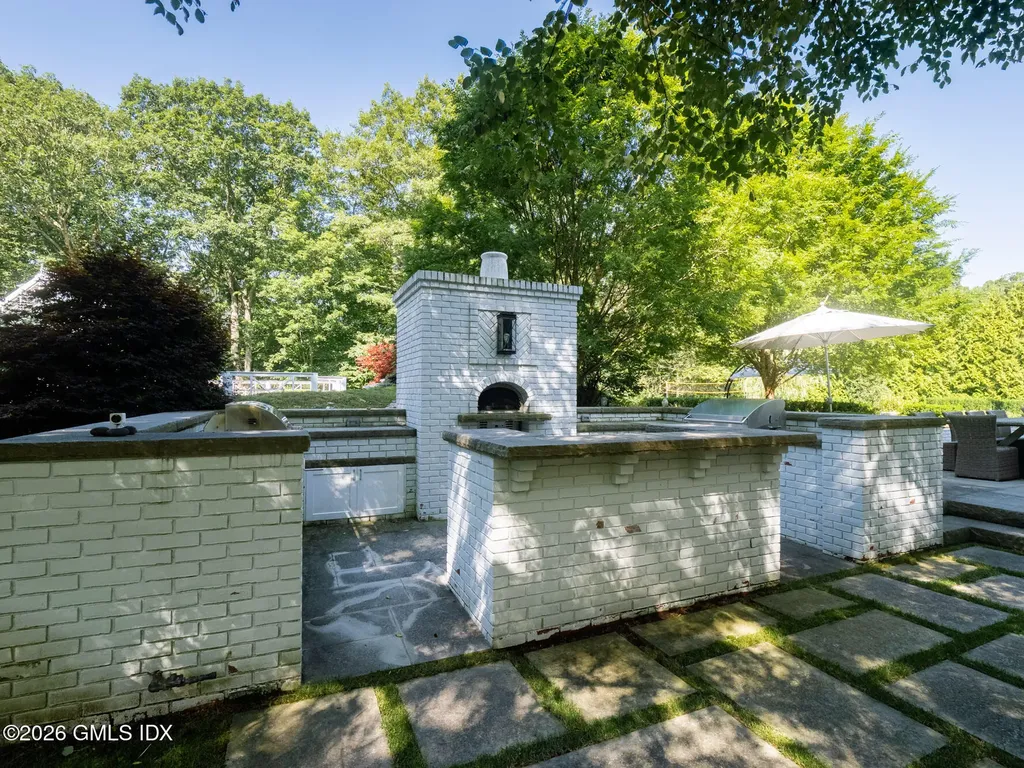 23 Wyckham Hill Lane Greenwich CT 06831