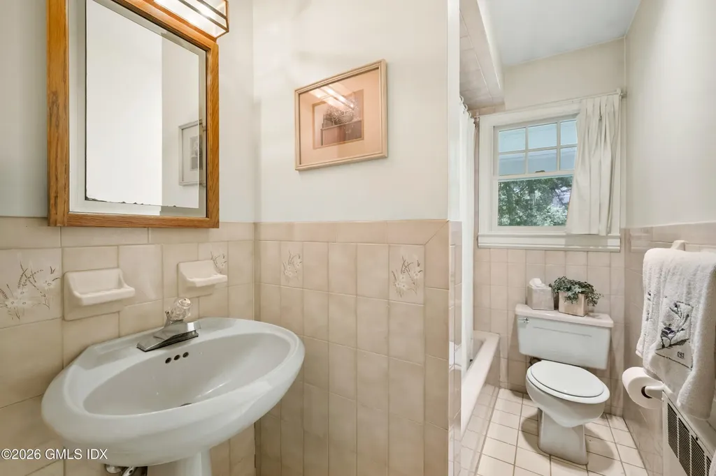 5 Old Wagon Road Old Greenwich CT 06870