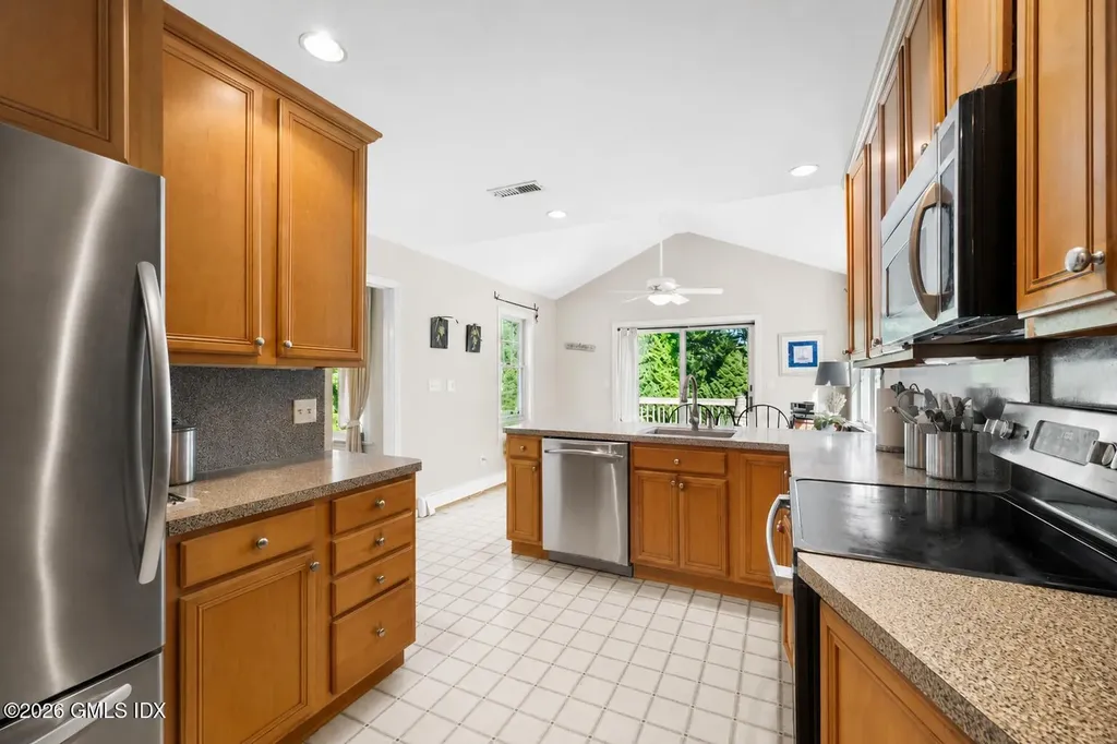 5 Old Wagon Road Old Greenwich CT 06870