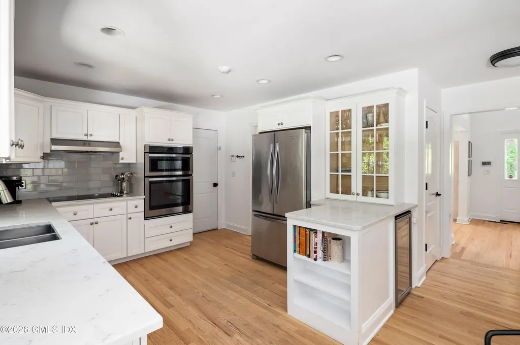 31 N Hawthorne Street Greenwich CT 06831