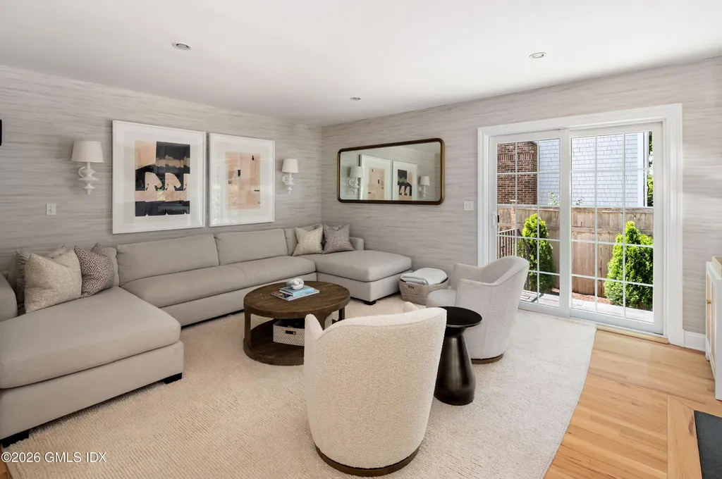 31 N Hawthorne Street Greenwich CT 06831