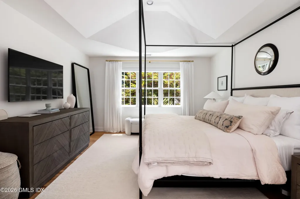 31 N Hawthorne Street Greenwich CT 06831
