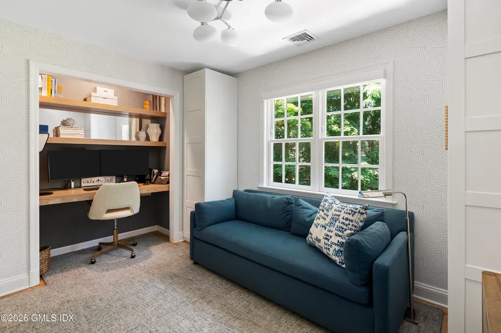 31 N Hawthorne Street Greenwich CT 06831
