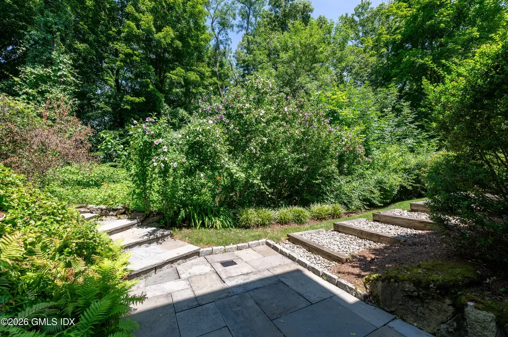 31 N Hawthorne Street Greenwich CT 06831