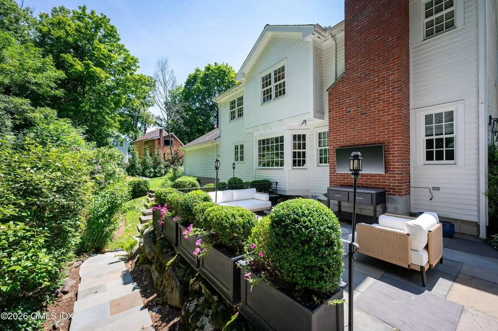 31 N Hawthorne Street Greenwich CT 06831