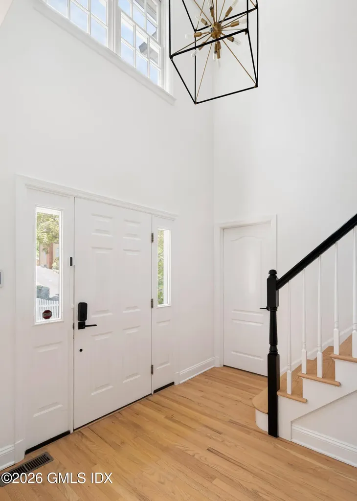 31 N Hawthorne Street Greenwich CT 06831