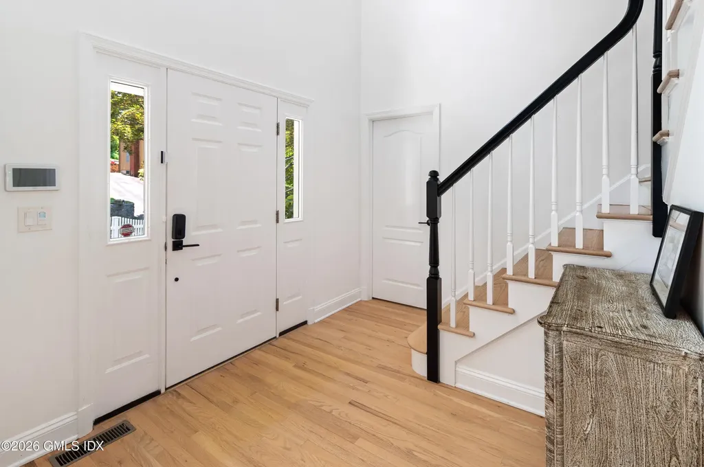 31 N Hawthorne Street Greenwich CT 06831