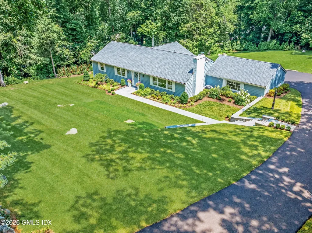 76 Comstock Hill Road New Canaan CT 06840