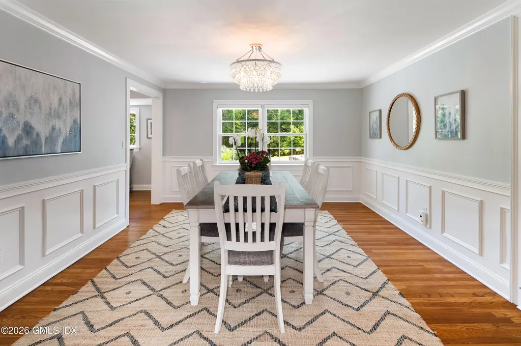 76 Comstock Hill Road New Canaan CT 06840