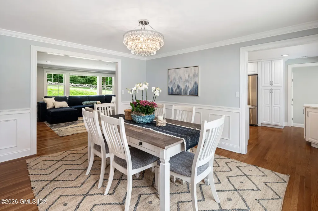 76 Comstock Hill Road New Canaan CT 06840