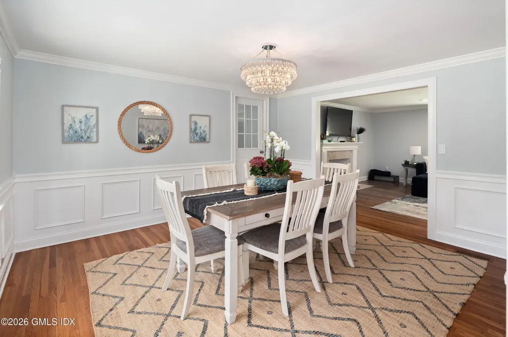 76 Comstock Hill Road New Canaan CT 06840