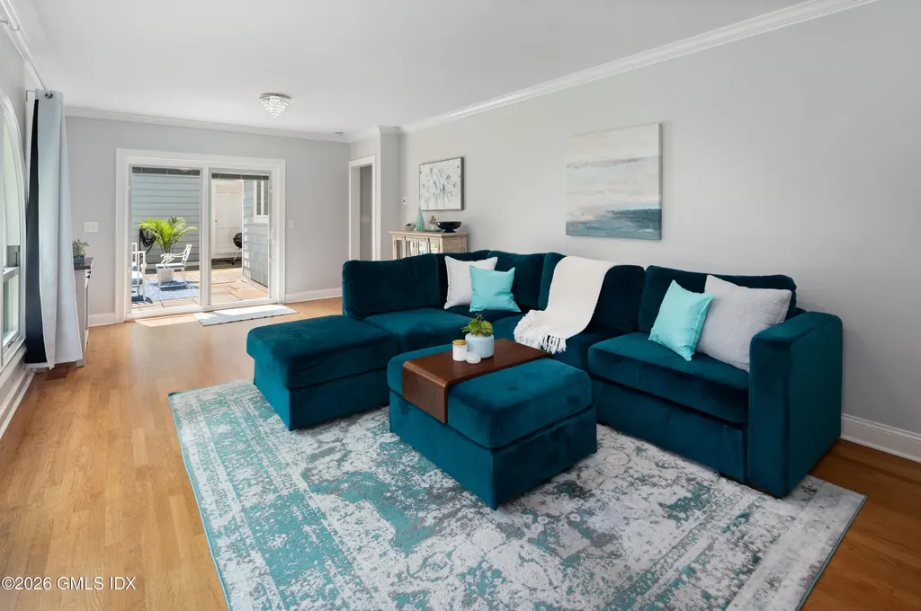 76 Comstock Hill Road New Canaan CT 06840