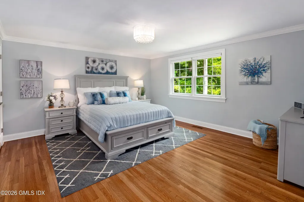76 Comstock Hill Road New Canaan CT 06840