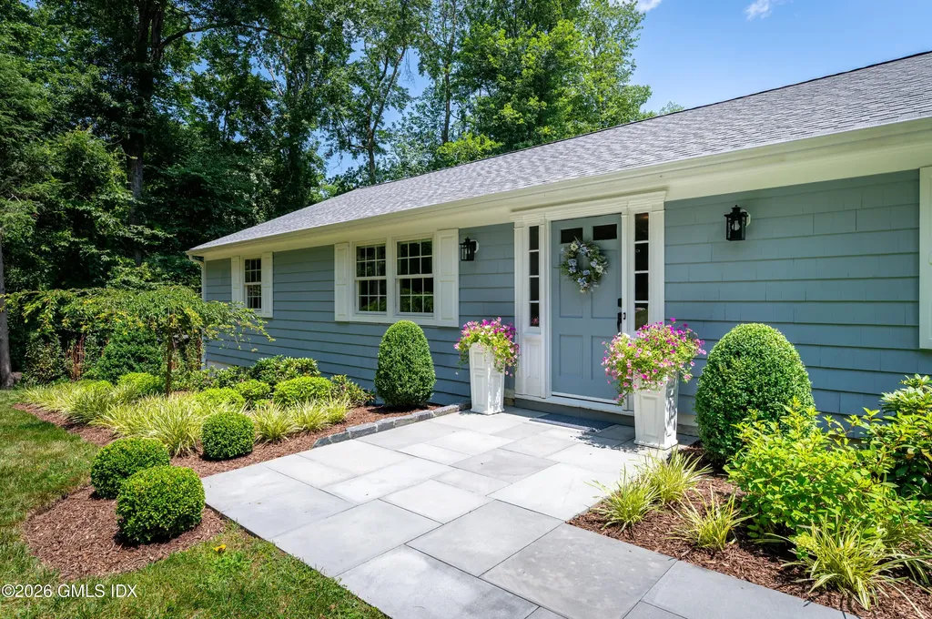 76 Comstock Hill Road New Canaan CT 06840