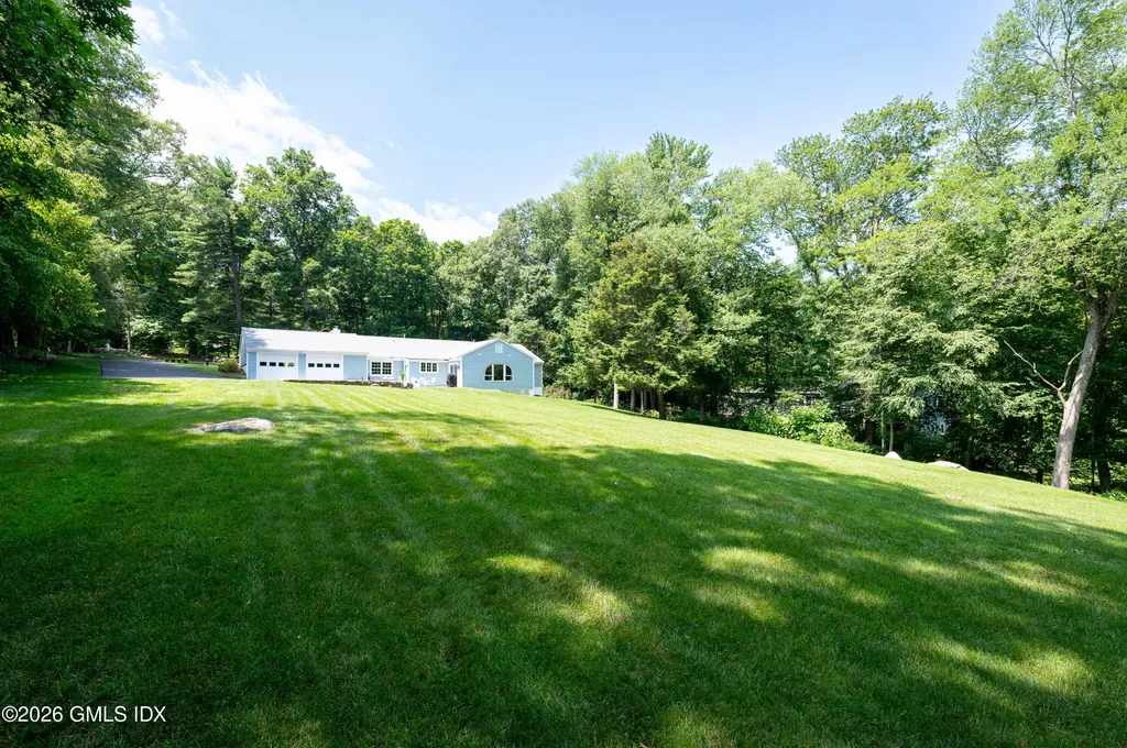 76 Comstock Hill Road New Canaan CT 06840