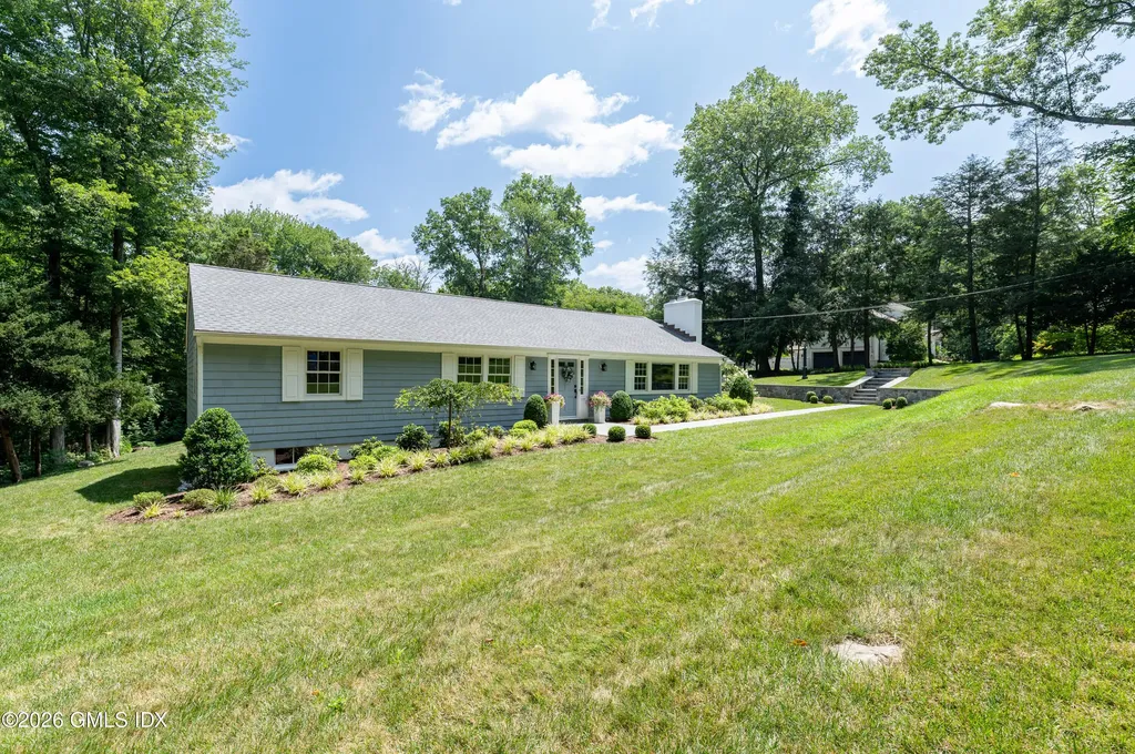 76 Comstock Hill Road New Canaan CT 06840