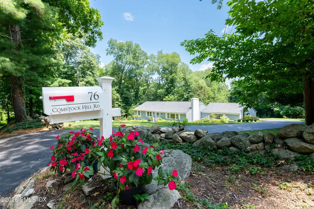 76 Comstock Hill Road New Canaan CT 06840
