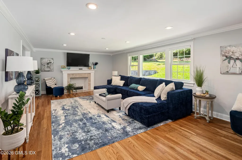 76 Comstock Hill Road New Canaan CT 06840