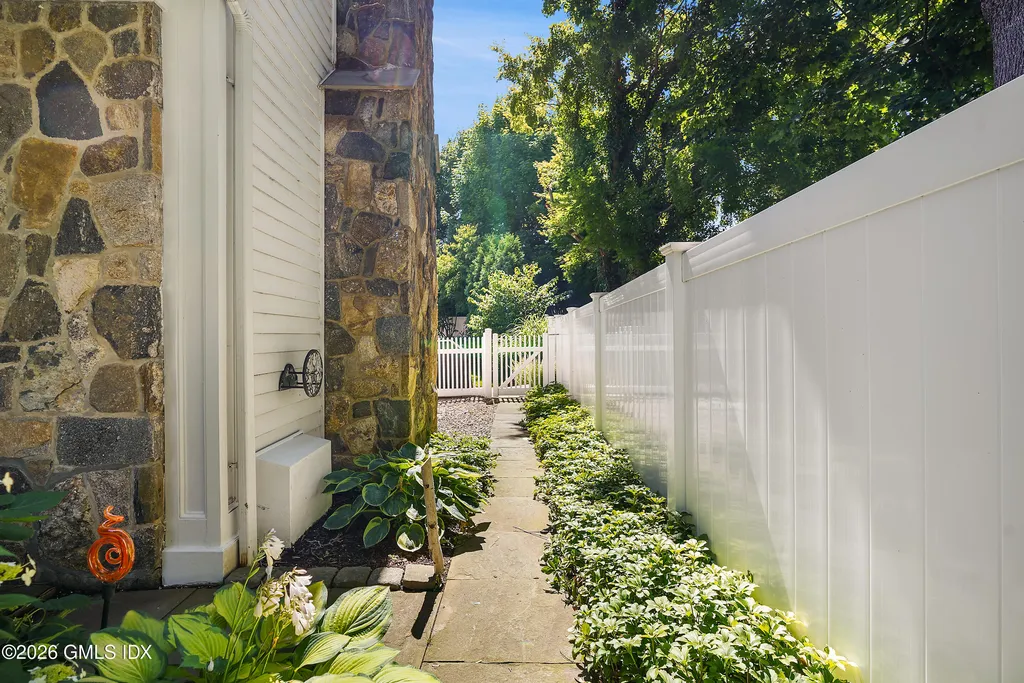 23 Riverside Lane Riverside CT 06878