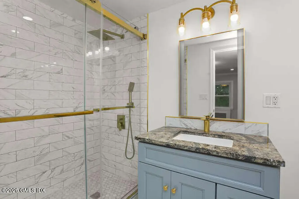 10 Macarthur Drive Old Greenwich CT 06870