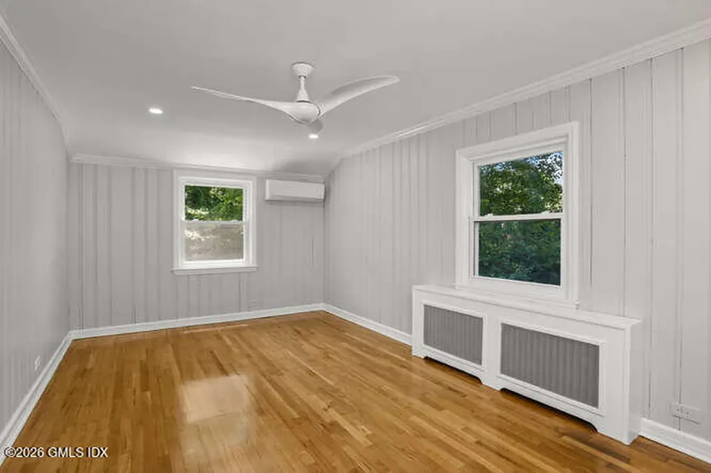 10 Macarthur Drive Old Greenwich CT 06870