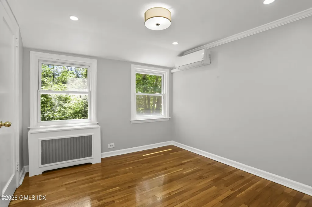 10 Macarthur Drive Old Greenwich CT 06870