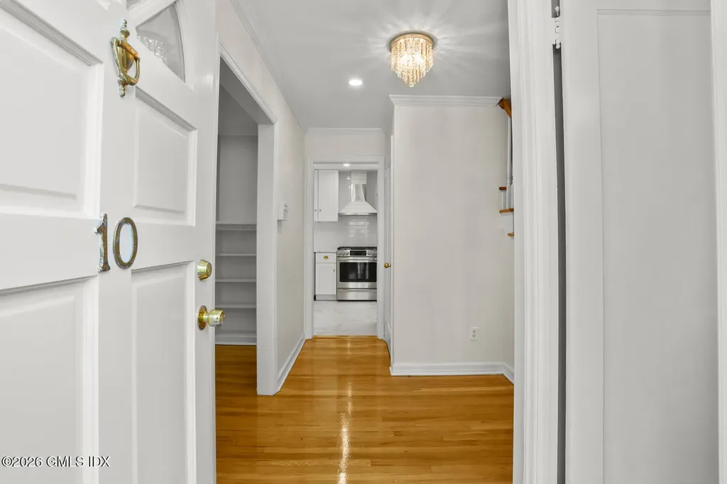 10 Macarthur Drive Old Greenwich CT 06870