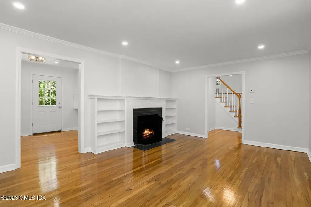 10 Macarthur Drive Old Greenwich CT 06870